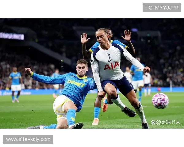 热刺迎战利物浦，西蒙斯穿针引线成破铁桶阵关键