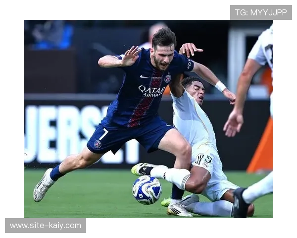 平局分析：勒沃库森领先两球遭扳平，防守漏洞暴露