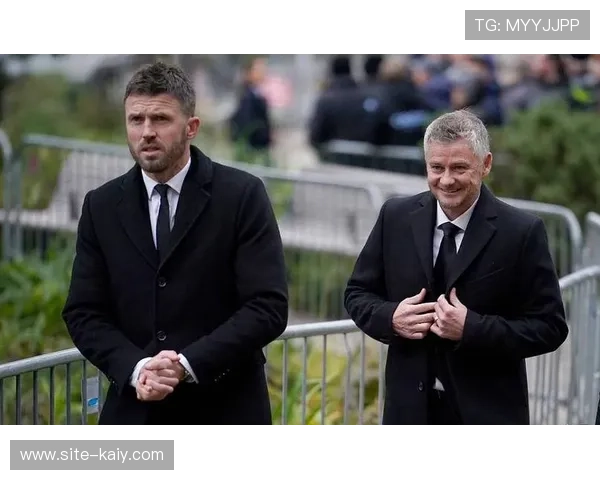 曼联任命卡里克为临时主帅，首训强调球队标准与团结